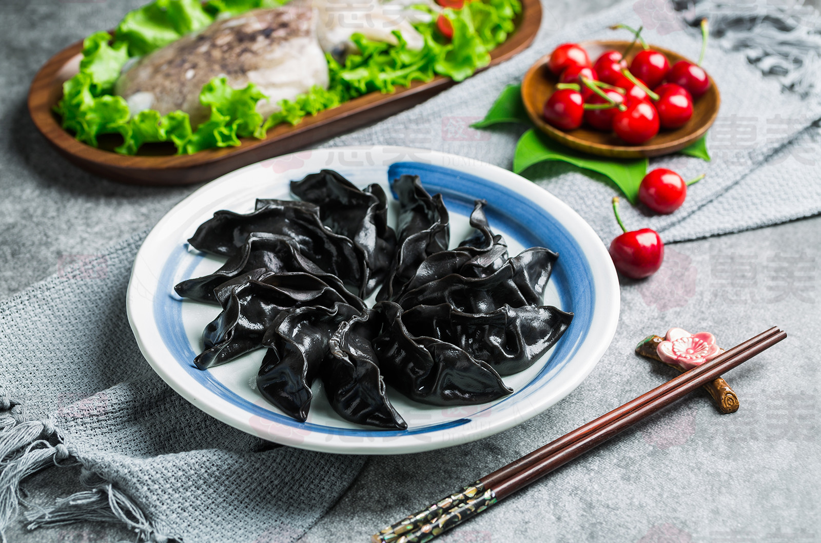 惠美餃子特色美食-黑暗料理墨魚水餃